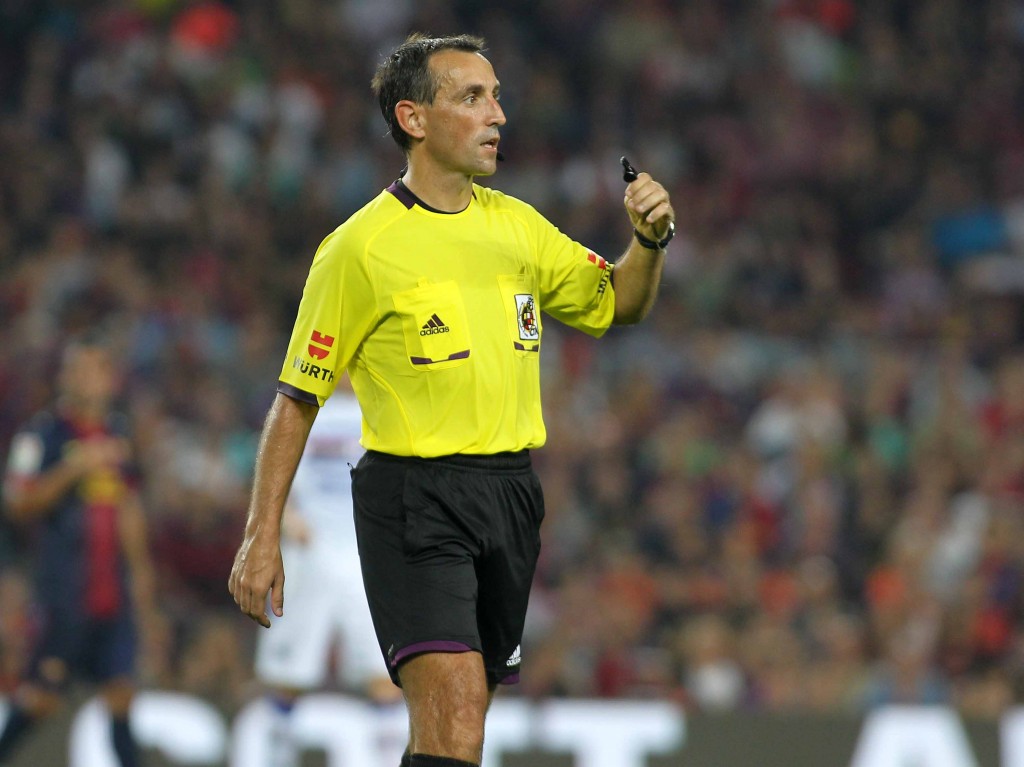 Dutch Referee Blog - New referee kits for season 2012/2013: Spain
